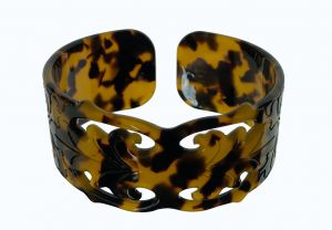 3.5 cm Faux Turtle Shell Cuff Bracelet - Carved Design